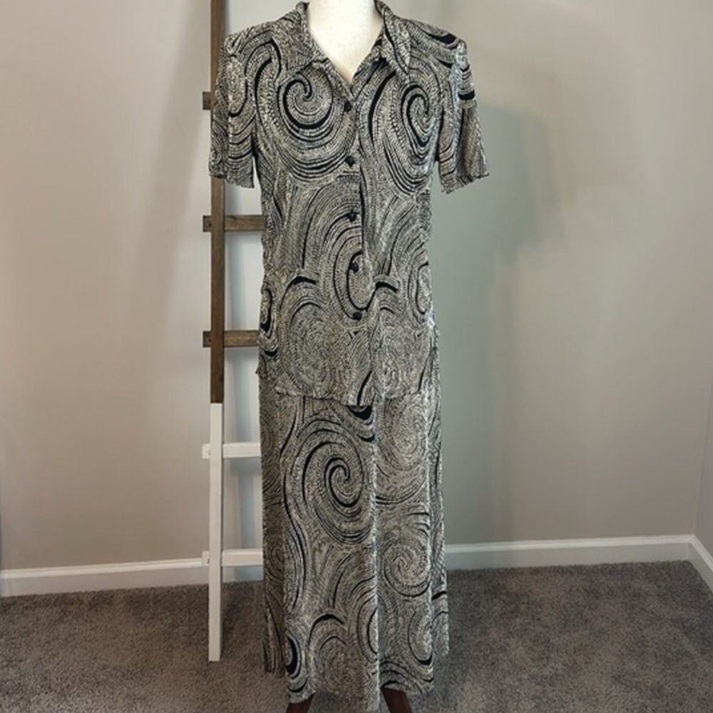 Elegant Black and Gray Swirl Mini Dress